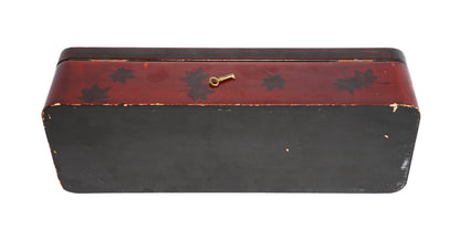 Lacquered glove box