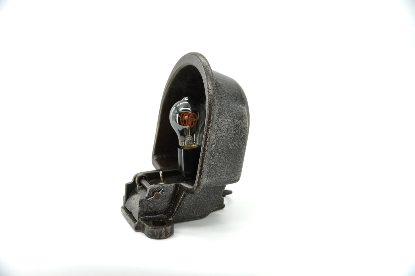 Cast iron drinking lamp - Unique piece