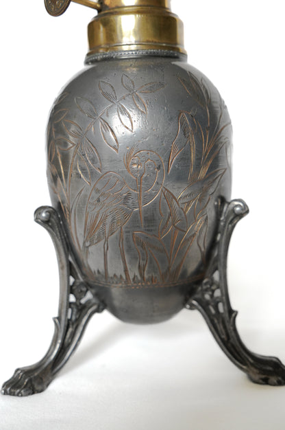 Lampe à pétrole tripode