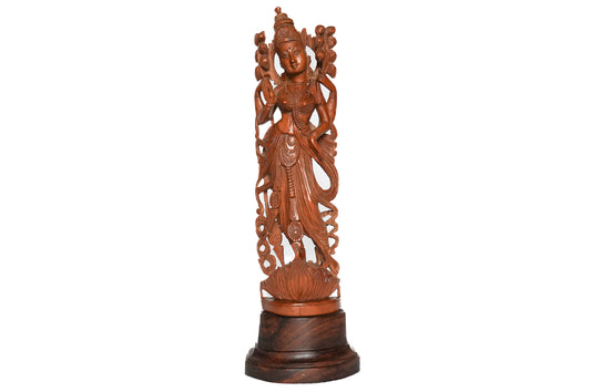 Statuette de la déesse Padma Lakshmi en bois de santal