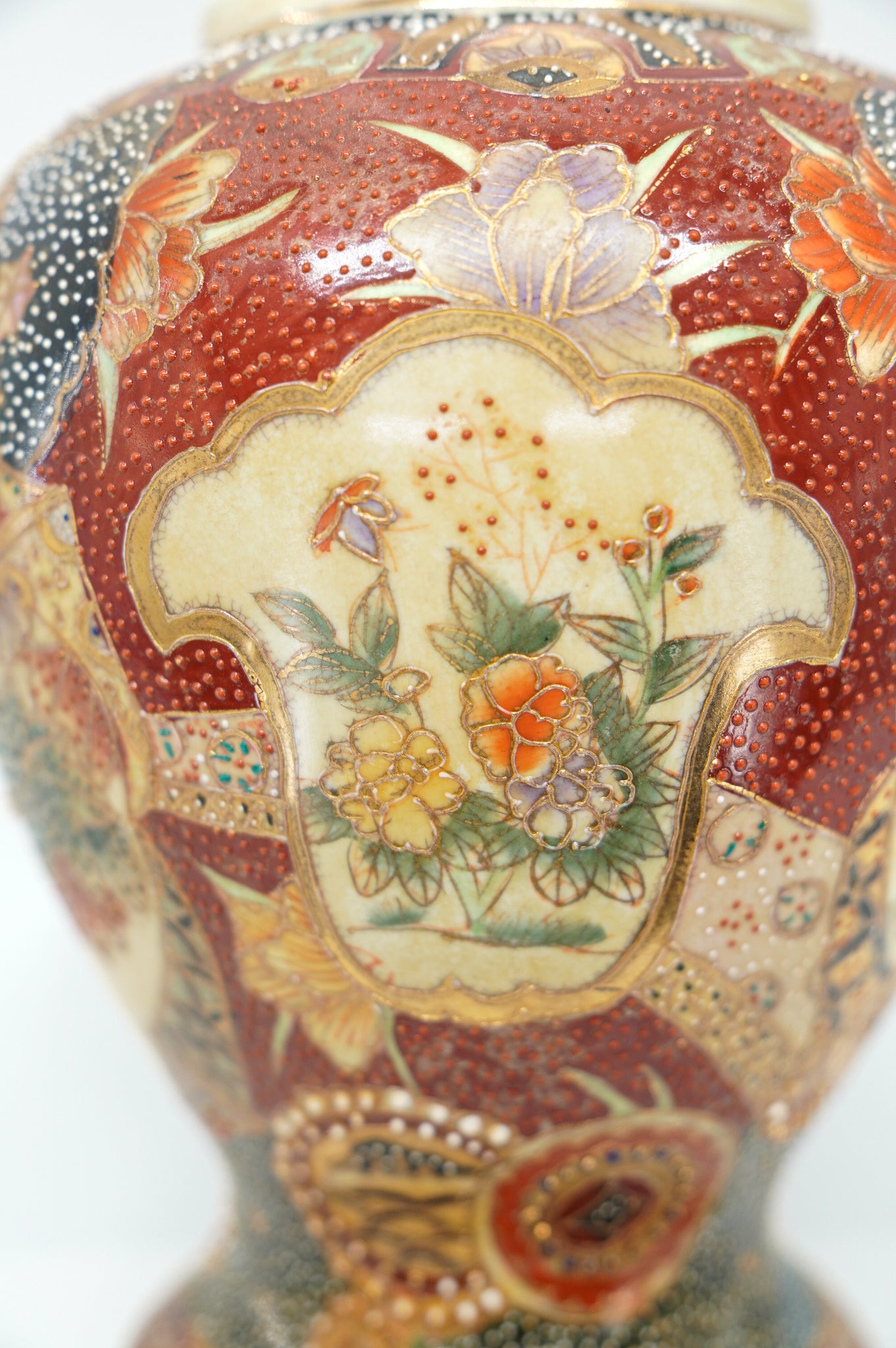 Vase ancien en porcelaine de style Satsuma