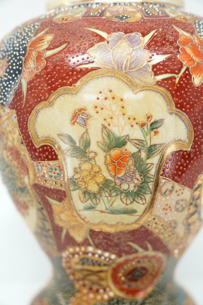 Vase ancien en porcelaine de style Satsuma